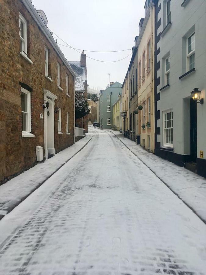 Beautiful 1Br Apartment In Historic St Aubin House Exterior foto